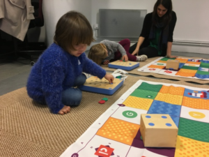 Coder sans écran en maternelle Montessori