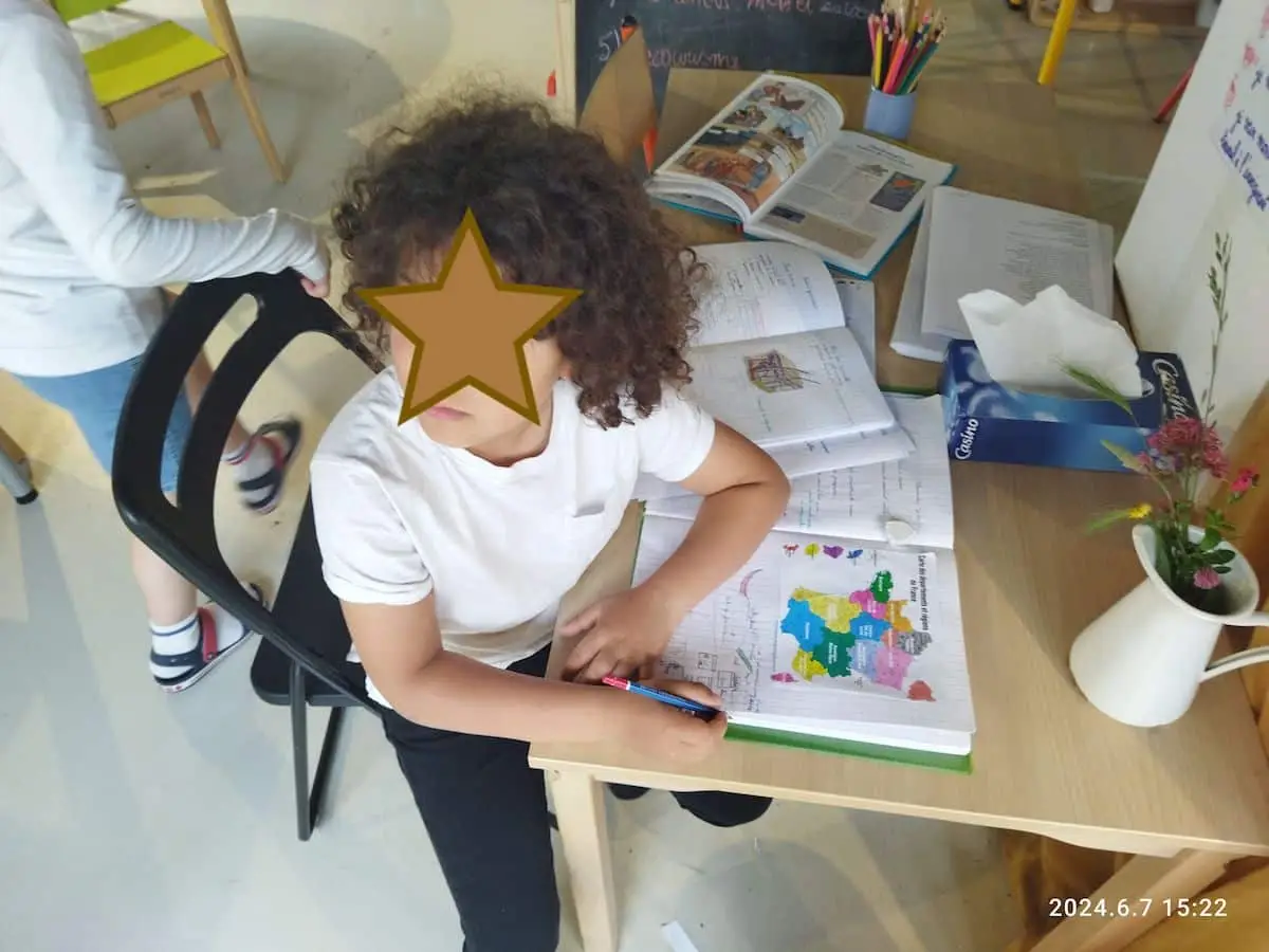 enseignements elementaire montessori classe