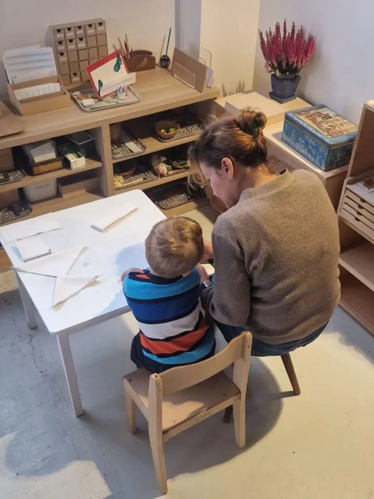 metier enseignant montessori Yulia Maxime