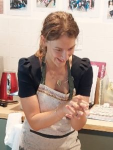 Beatrice educatrice Montessori Versailles en presentation