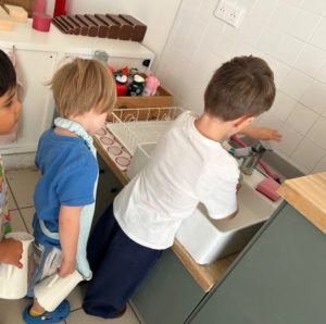ecole montessori versailles we love momes maternelle rentree attendre